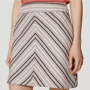 🌻2/$25🌻Ann Taylor's‎ Loft Multi Colour  Chevron Tweed Mini Skirt